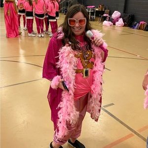 Meet your Posher, Demi